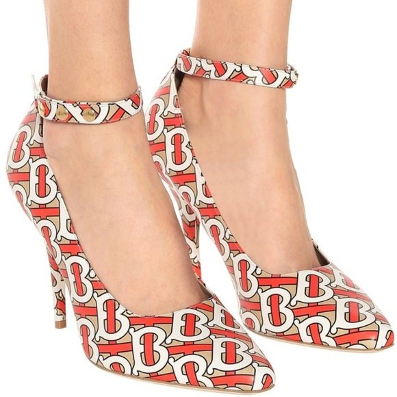 Burberry Shoes - 🥳HOST PICK🥳 Burberry Wiltkin Logomania Triple Stud Pumps Heels